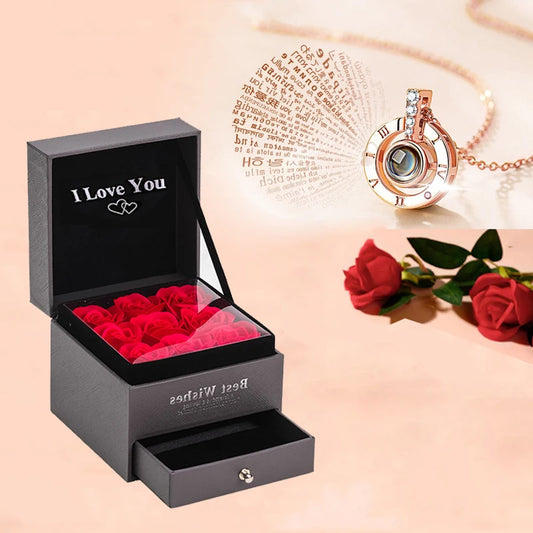 Projection Necklace With Roses Gift Box